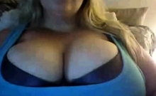 Chatrandom girl shows me her huge tits