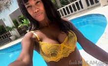 Ebony Girl Making feel good her pussy... can you play with m