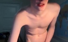 Redhead Twink Shows Off on Webcam